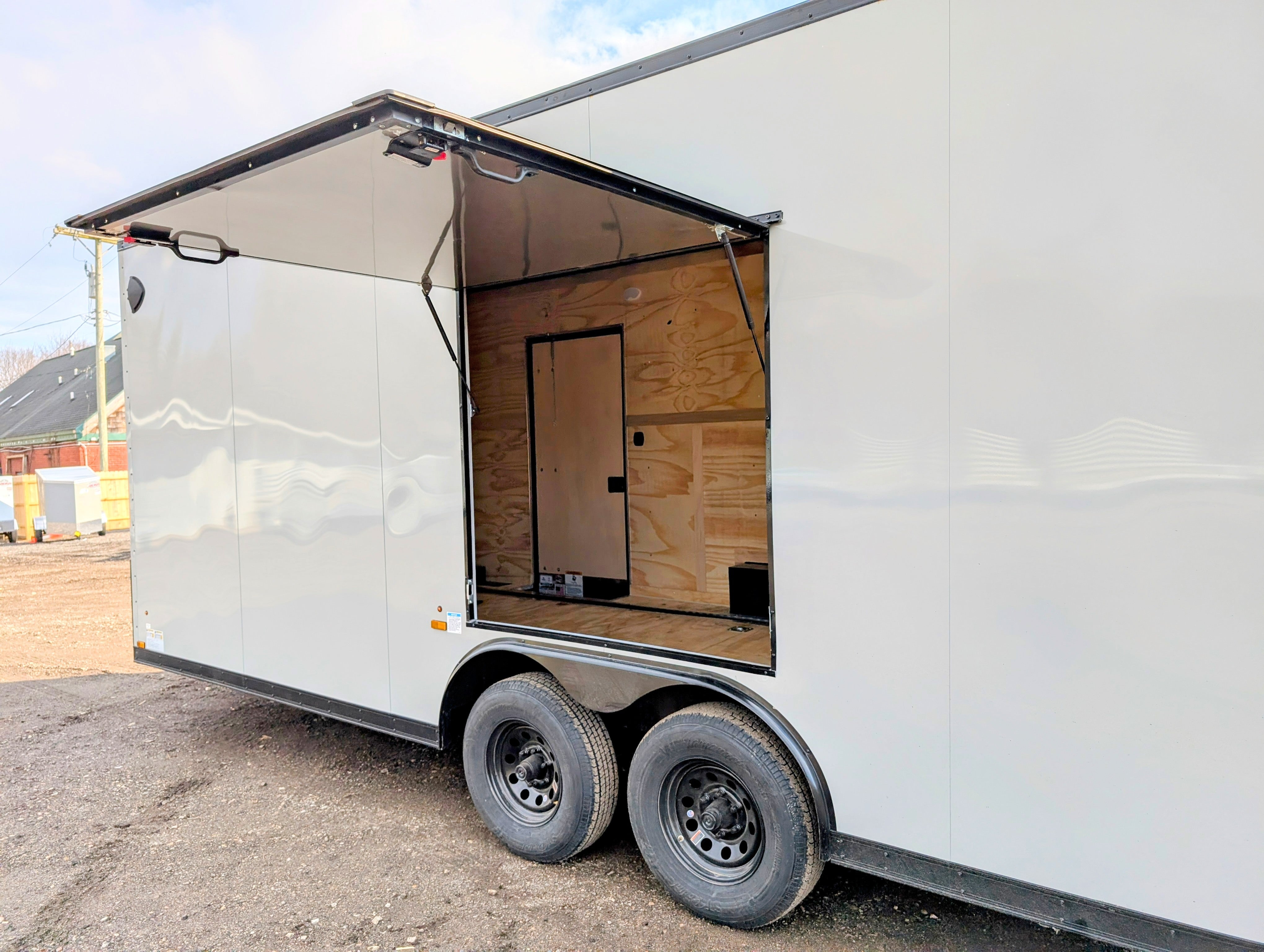 Cargo Mate E Series 8.5x20Ft Enclosed Cargo Trailer Toy Car Hauler w Escape Door Stock 124055