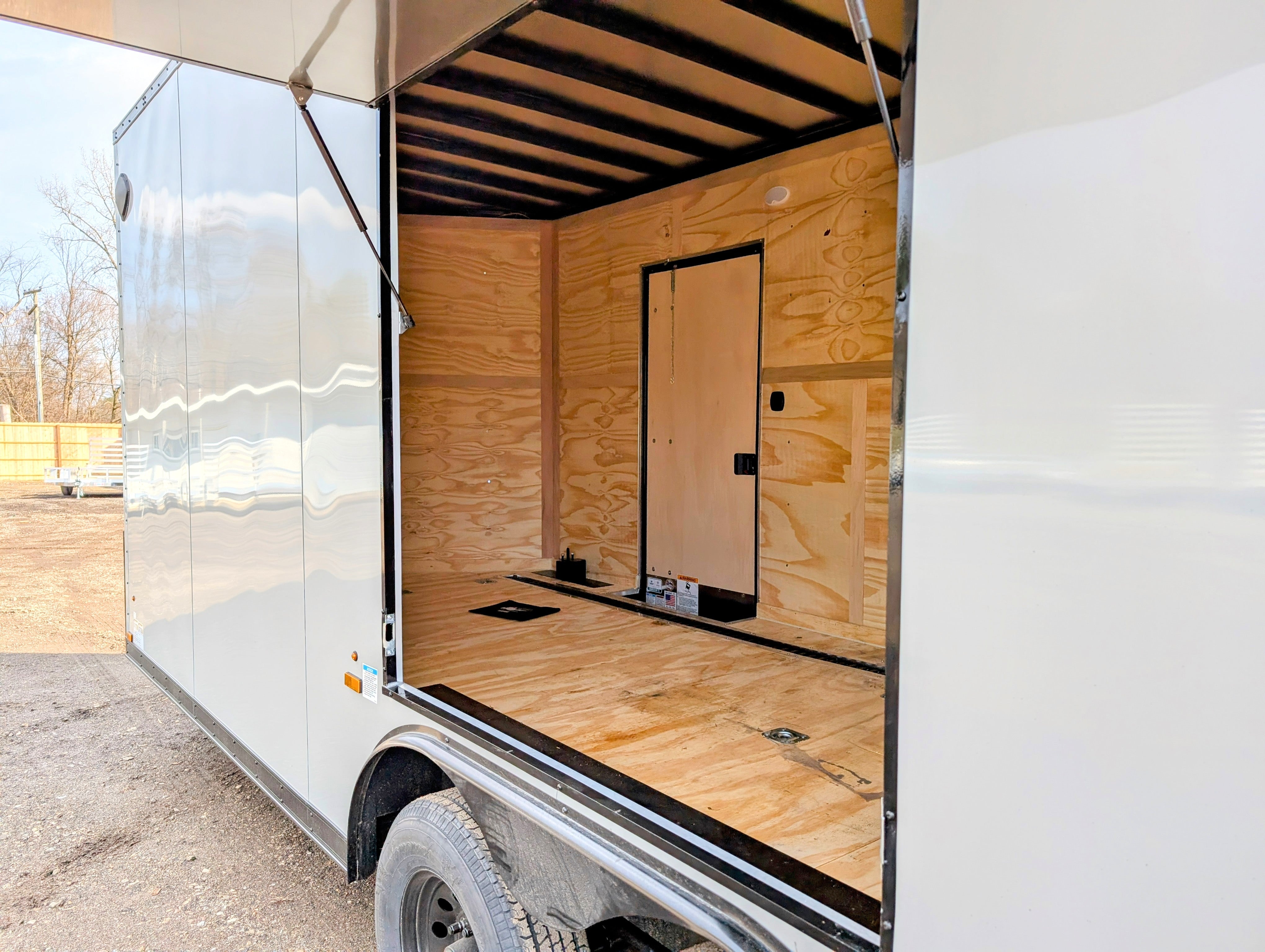 Cargo Mate E Series 8.5x20Ft Enclosed Cargo Trailer Toy Car Hauler w Escape Door Stock 124055